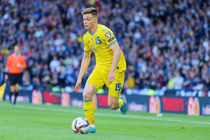 Archivo - Viktor Tsygankov of Ukraine during the FIFA World Cup 2022, Qualifiers Play-off football match between Scotland and Ukraine on June 1, 2022 at Hampden Park in Glasgow, Scotland - Photo Colin Poultney / ProSportsImages / DPPI