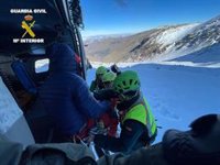Cuatro montañeros rescatados durante el fin de semana tras sufrir caídas en Sierra Nevada
