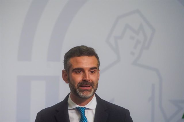 El portavoz del Gobierno andaluz, Ramón Fernández-Pacheco, en la rueda de prensa.