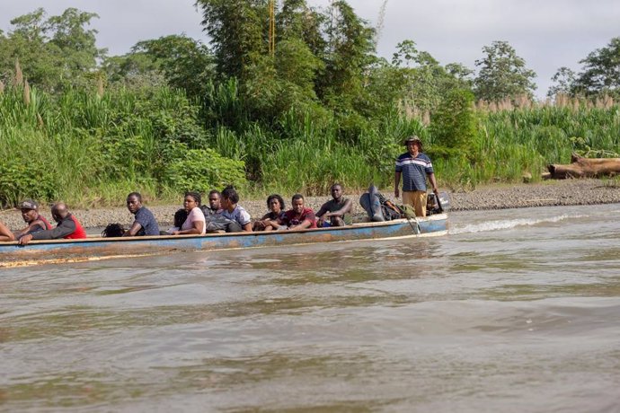 Migrantes que cruzan el Tapó del Darien
