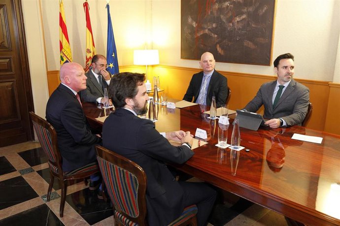 La reunión ha tenido lugar en el Edificio Pignatelli.