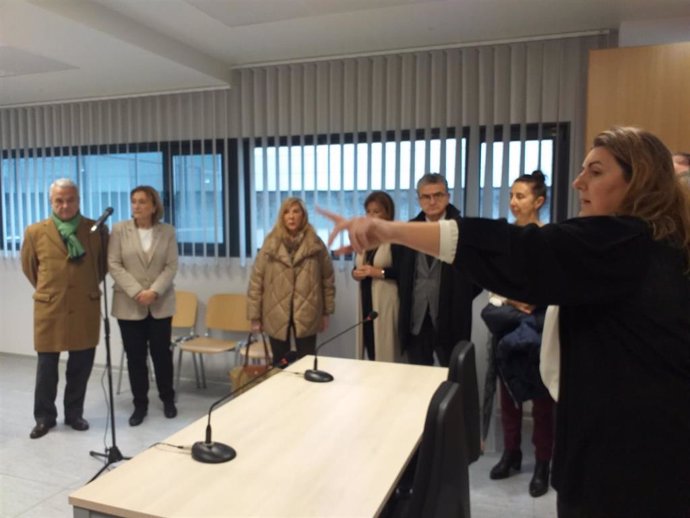 Visita de la delegada del Gobierno en Asturias, Delia Losa, y el presidente del Tribunal Superior de Justicia de Asturias (TSJA), Jesús María Chamorro,  al Juzgado de Violencia de Género sobre la Mujer de Gijón
