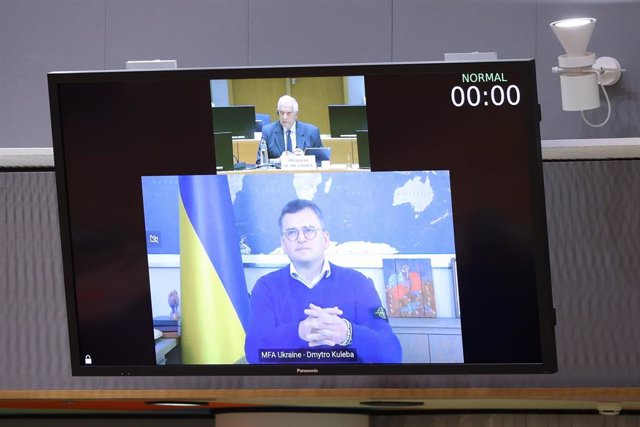 Archivo - Dimitro Kuleba, ministro de Exteriores de Ucrania, habla ante sus homólogos de la UE