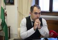 Valero (IU) sostiene que Moreno "no se sale de la trinchera ultra" del PP que "justifica la violencia contra mujeres"