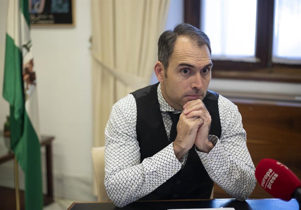 El coordinador general de IU Andalucía, Toni Valero, durante una entrevista concedida a Europa Press. A 25 de diciembre de 2022, en Sevilla (Andalucía, España). (Foto de archivo).