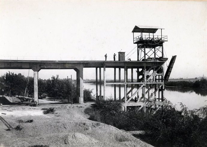 Imagen histórica del embarcadero del ferrocarril minero en San Juan
