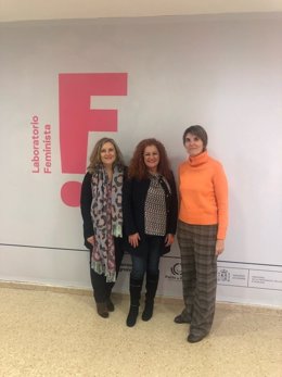 La presidenta de la Comisión de Igualdad de la FEMP visita el Laboratorio Feminista de Logroño