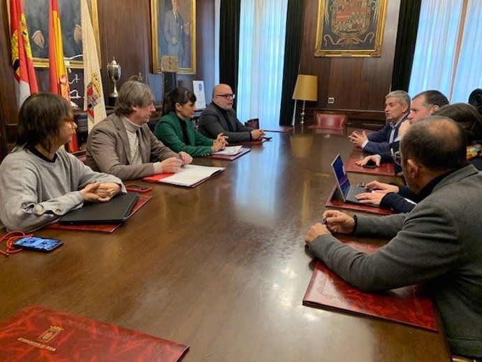 Reunión de la secretaria de Estado de Telecomunicaciones en el Ayuntamiento de Soria.