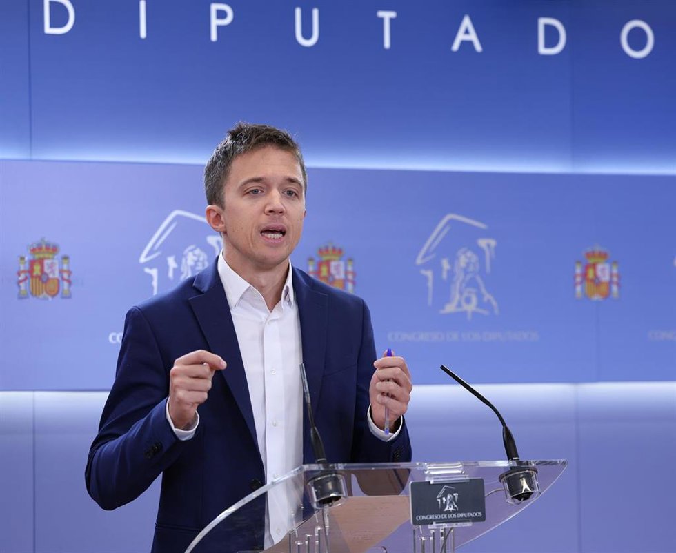Archivo - El líder de Más País, Íñigo Errejón, ofrece una rueda de prensa antes de participar en la Junta de Portavoces del Congreso de los Diputados, a 29 de noviembre de 2022, en Madrid (España).