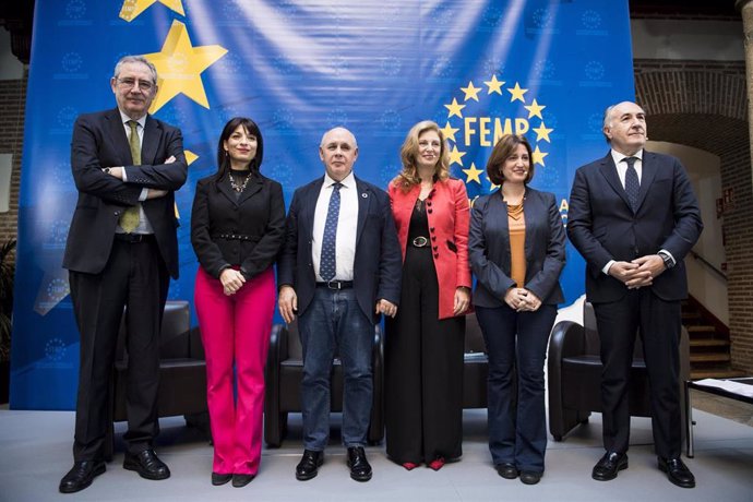 Participantes en la conferencia 'Europa ante la escasez de agua', organizada en Madrid por la alianza StepbyWater.