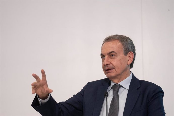 Archivo - El expresidente del Gobierno y presidente del Foro de la Contratación Socialmente Responsable, José Luis Rodríguez Zapatero