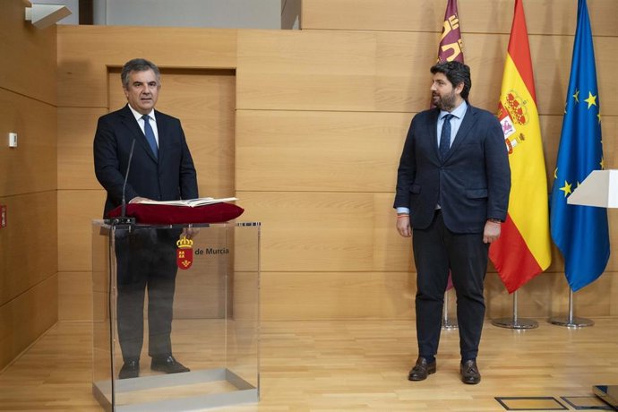 Toma de posesión del nuevo consejero de Medio Ambiente, Mar Menor, Universidades e Investigación, Juan María Vázquez