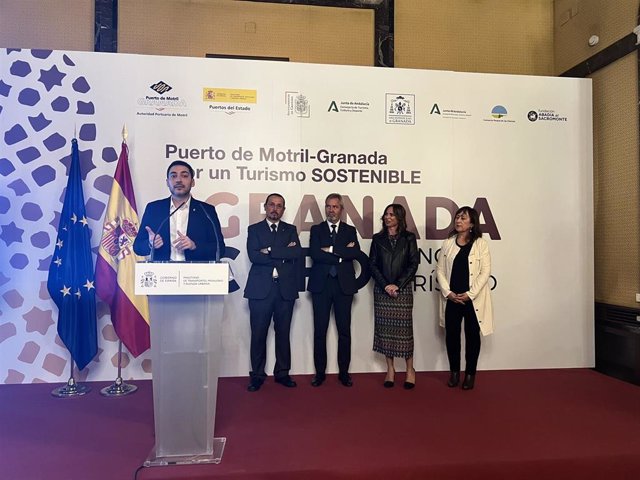El concejal de Turismo, Eduardo Castillo, en la presentación de GranadaCard