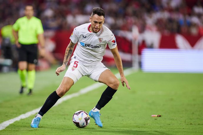 Archivo - Lucas Ocampos of Sevilla FC in action during the spanish league, La Liga Santander, football match played between Sevilla FC and Real Valladolid at Ramon Sanchez Pizjuan stadium on August 19, 2022, in Sevilla, Spain.