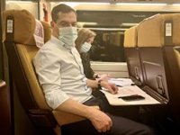 Moreno no asiste a la gala de Turismo Andaluz en Madrid al estar "atrapado en el AVE" por la incidencia en la catenaria