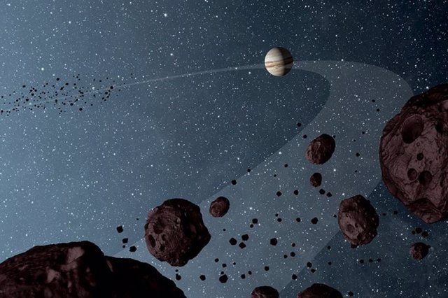 Enjambres de asteroides troyanos en la órbita de Júpiter