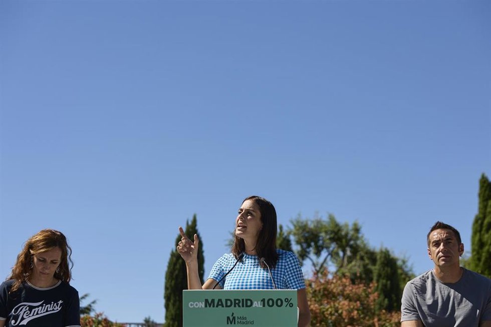Archivo - (I- D) La portavoz de Más Madrid en la Asamblea, Mónica García, la portavoz de Más Madrid en el Ayuntamiento de Madrid, Rita Maestre, y el diputado de Más Madrid, Emilio Delgado 