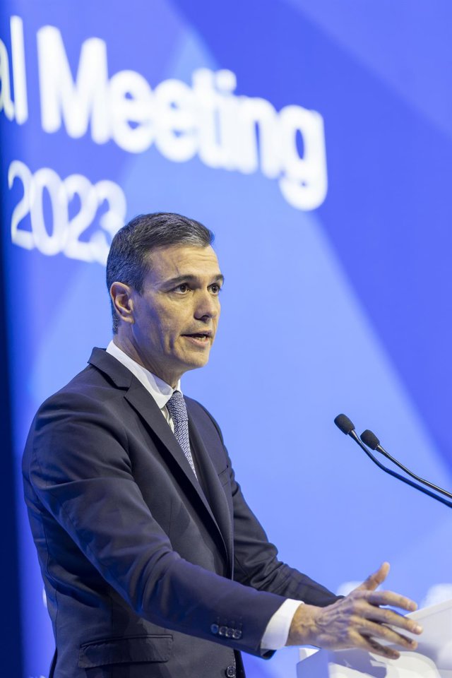 HANDOUT - 17 January 2023, Switzerland, Davos: Spanish Prime Minister Pedro Sanchez speaks during the Session: Special Address by Pedro Sanchez, Prime Minister of Spain at the World Economic Forum Annual Meeting 2023 in Davos-Klosters. Photo: Benedikt von