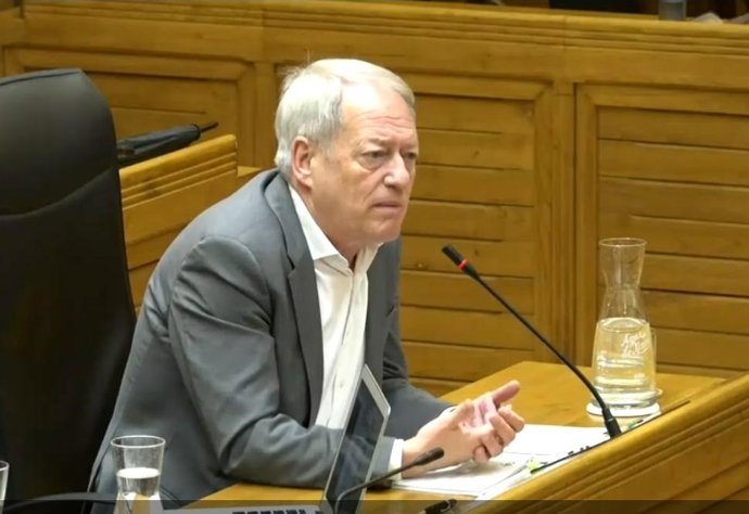 Aurelio Martín, concejal de Medio Ambiente y Movilidad del Ayuntamiento de Gijón, durante el Pleno Municipal