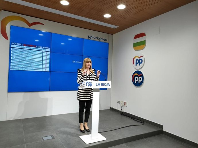 La senadora del PP, Ana Lourdes González en comparencia de prensa