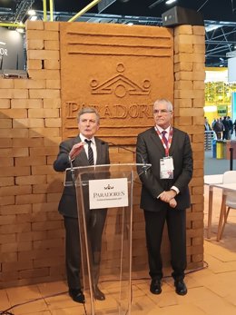 Paradores y Renfe ofertarán conjuntamente paquetes con viaje en tren y alojamiento.