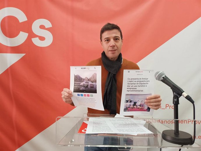 Ildefonso Ruz muestra las propuestas de su formación en materia turística