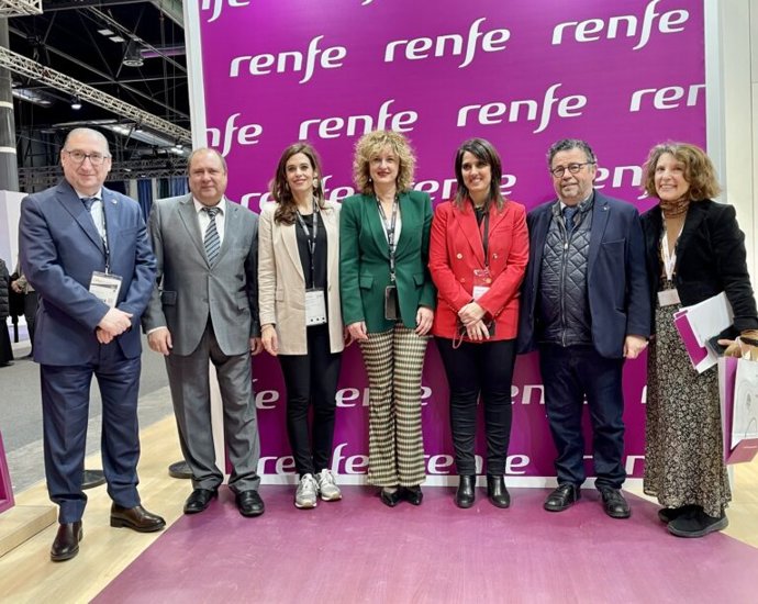 Vitoria-Gasteiz y Álava firman un convenio con RENFE en Fitur para promocionarse como destino de turismo y negocios