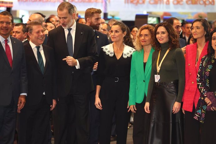 EL Rey Felipe VI, la Reina Letizia, durante su visita en la 43 edición de la Feria Internacional del Turismo, Fitur 2023, en IFEMA, a 18 de enero de 2023, en Madrid, (España).