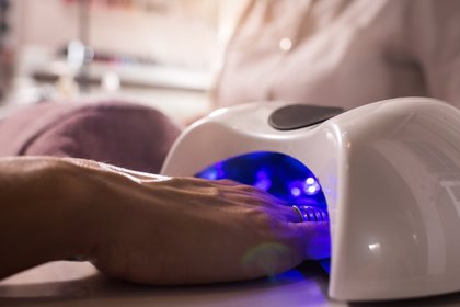 Contemporáneo tapa compresión Alertan del peligro de usar secadores de esmalte de uñas de luz  ultravioleta, con 20 minutos pones en riesgo tu ADN