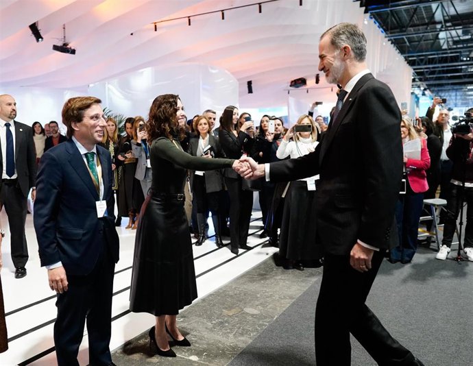 Díaz Ayuso y Almeida en la inauguración de Fitur 2023