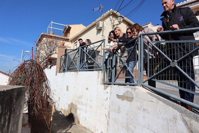 Huétor Vega ejecuta con cerca de 26.000 euros del PFEA la adecuación de un brazal de riego.