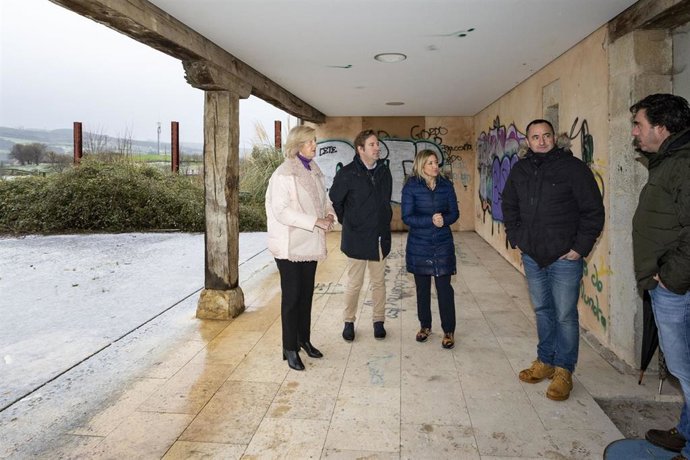 La Consejera De Educación Y Formación Profesional, Marina Lombó, Visita Las Obras Del Nuevo Centro De Educación Infantil De Este Municipio