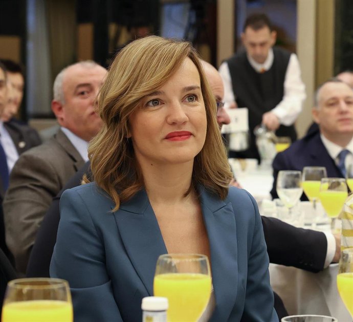 La ministra de Educación y Formación Profesional, Pilar Alegría, participa en un desayuno informativo, en el Hotel Intercontinental, a 12 de enero de 2023, en Madrid (España).