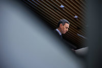 Exministros PSOE, escritores y periodistas como Cebrián cargan contra el Gobierno por la reforma del Código Penal