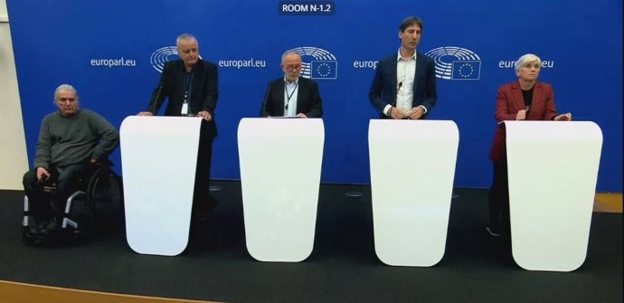 Rueda de prensa desde el Parlamento Europeo de los eurodiputados Jordi Solé (ERC), Clara Ponsatí (Junts), Franois Alfonsi (Verdes/ALE), Eric Andrieu (S&D), junto al alcalde de Espolla (Girona), Carles Lagresa.