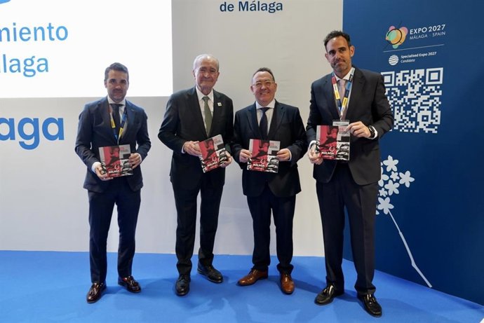 Presentación de una guía de gastronomía de Málaga en Fitur