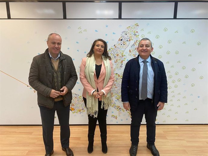 La consejera de Agricultura, Pesca, Agua y Desarrollo Rural, Carmen Crespo, en su visita el proyecto Lifewatch Eric