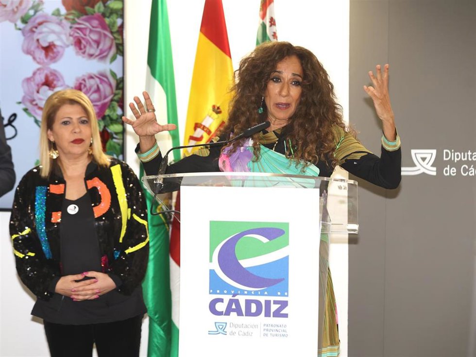 ROSARIO FLORES EN FITUR