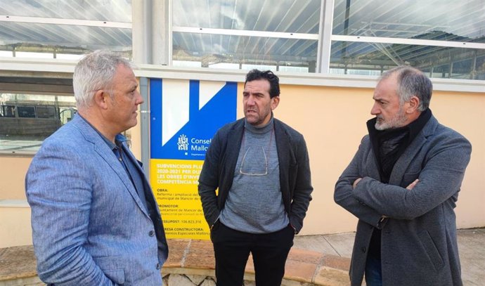 El conseller insular de Promoción Económica y Desarrollo Local, Jaume Alzamora, ha visitado la localidad.