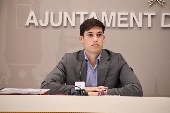 Archivo - El portavoz del PSPV en Valncia y concejal de Hacienda y Desarrollo Económico en el Ayuntamiento de la ciudad, el socialista Borja Sanjuán, en una imagen de archivo. 