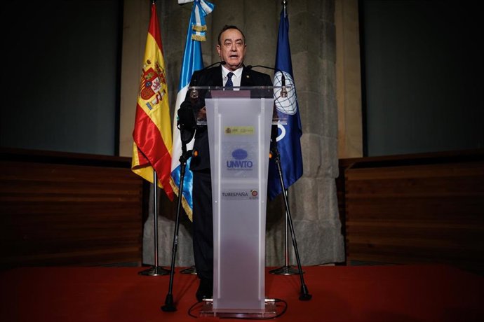 El presidente de Guatemala, Alejandro Giammattei, durante el cóctel de bienvenida de FITUR 2023, en el Museo del Prado, a 17 de enero de 2023, en Madrid (España).