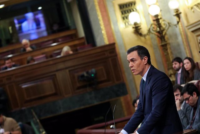 Archivo - El presidente del Gobierno, Pedro Sánchez, interviene desde la tribuna del Congreso de los Diputados.
