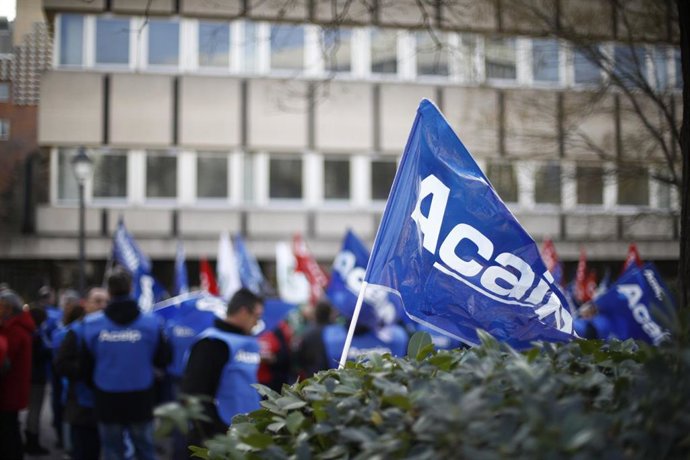 Archivo - Concentración de los sindicatos de Prisiones para pedir mejorar laborales 