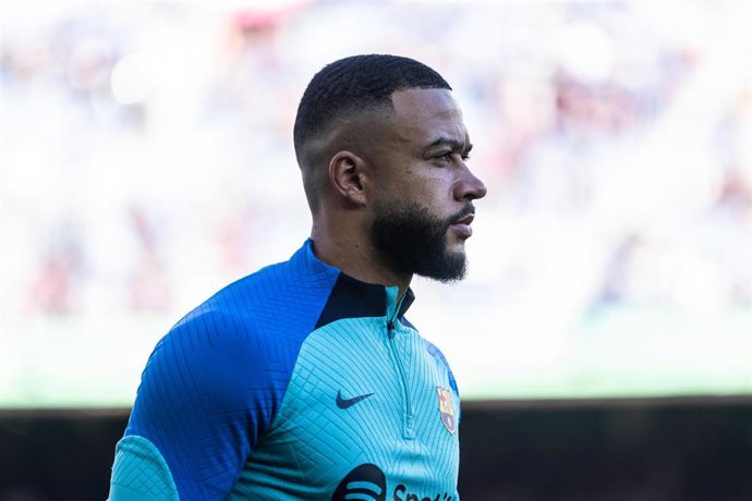 Memphis Depay of FC Barcelona looks on during La Liga match, football match played between FC Barcelona and RCD Espanyol at Spotify Camp Nou on December 31, 2022 in Barcelona, Spain.