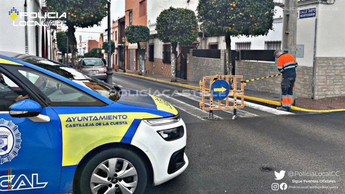 Vehículo de la Policía Local de Castilleja de la Cuesta.