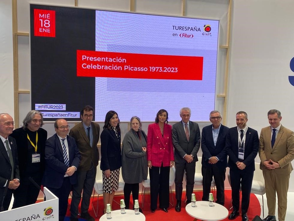 Los ministros Reyes Maroto y Miquel Iceta han presentado el Año Picasso en el stand de Turespaña en FITUR.