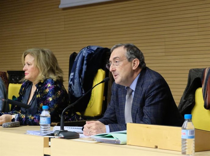 Los responsables de FASAMET y CESMAragón, Leandro Catalán y Mercedes Ortín.