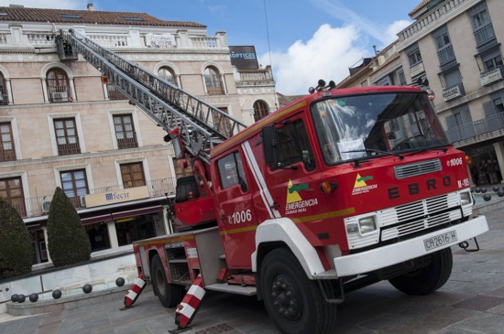 Archivo - Camión de bomberos del SCIS Ciudad Real