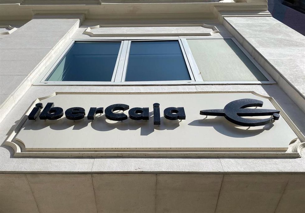 Archivo - Oficina de Ibercaja, a 18 de julio de 2022, en Madrid (España).