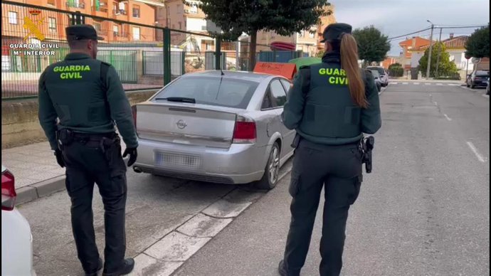 El detenido abandonó su vehículo en la huída